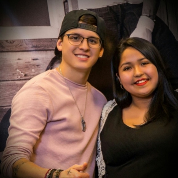 Meet your Posher, Vanessa - Picture 1 of 1